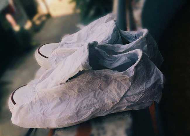 Tất tần tật các cách làm trắng giày vải | Moitruongdeal